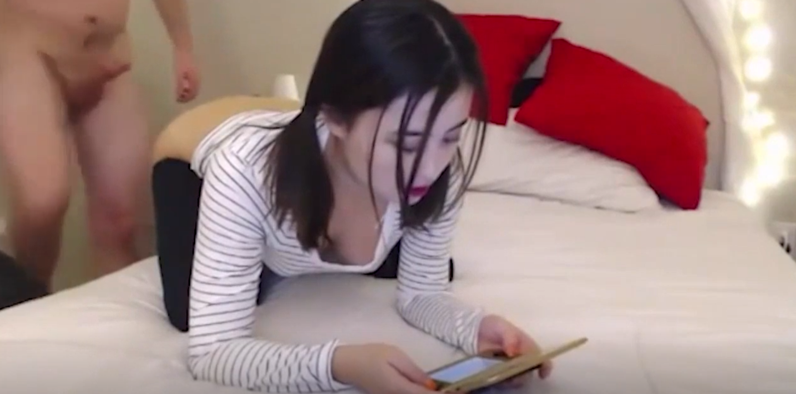Đang Chơi Game Thì Được Đụ